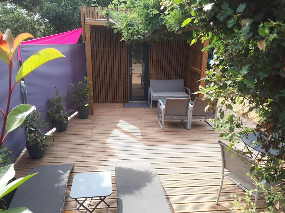 Joli Indépendant En Bois Avec Jacuzzi Prive Fréjus