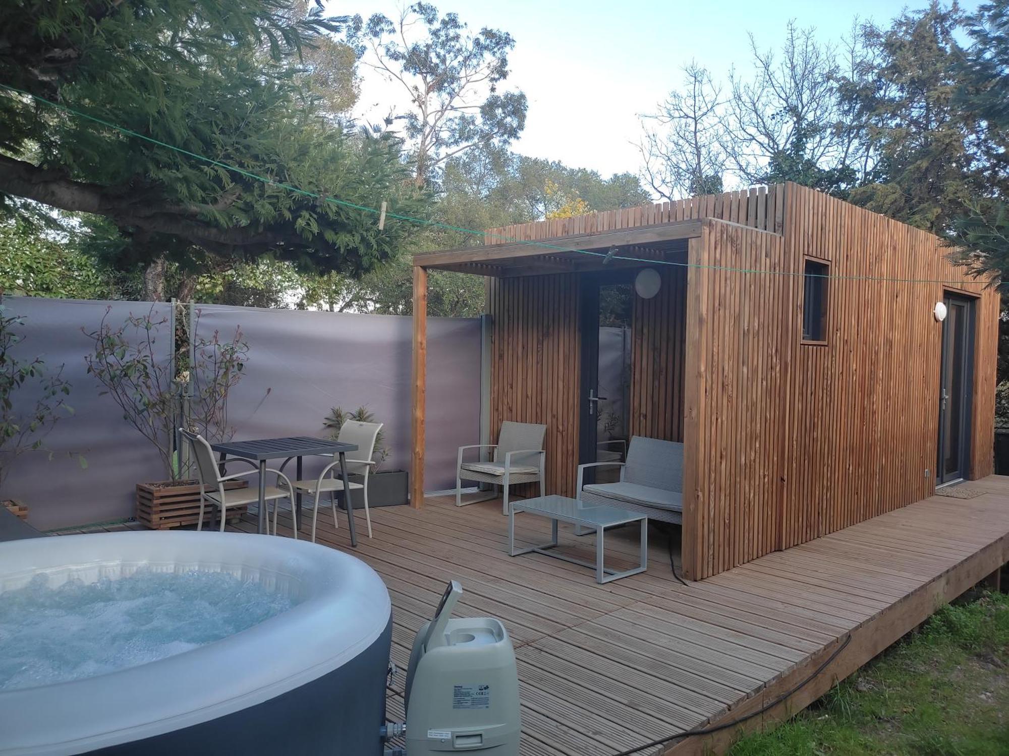 Joli Climatise Avec Jacuzzi Prive Et Entree Independante * Fréjus