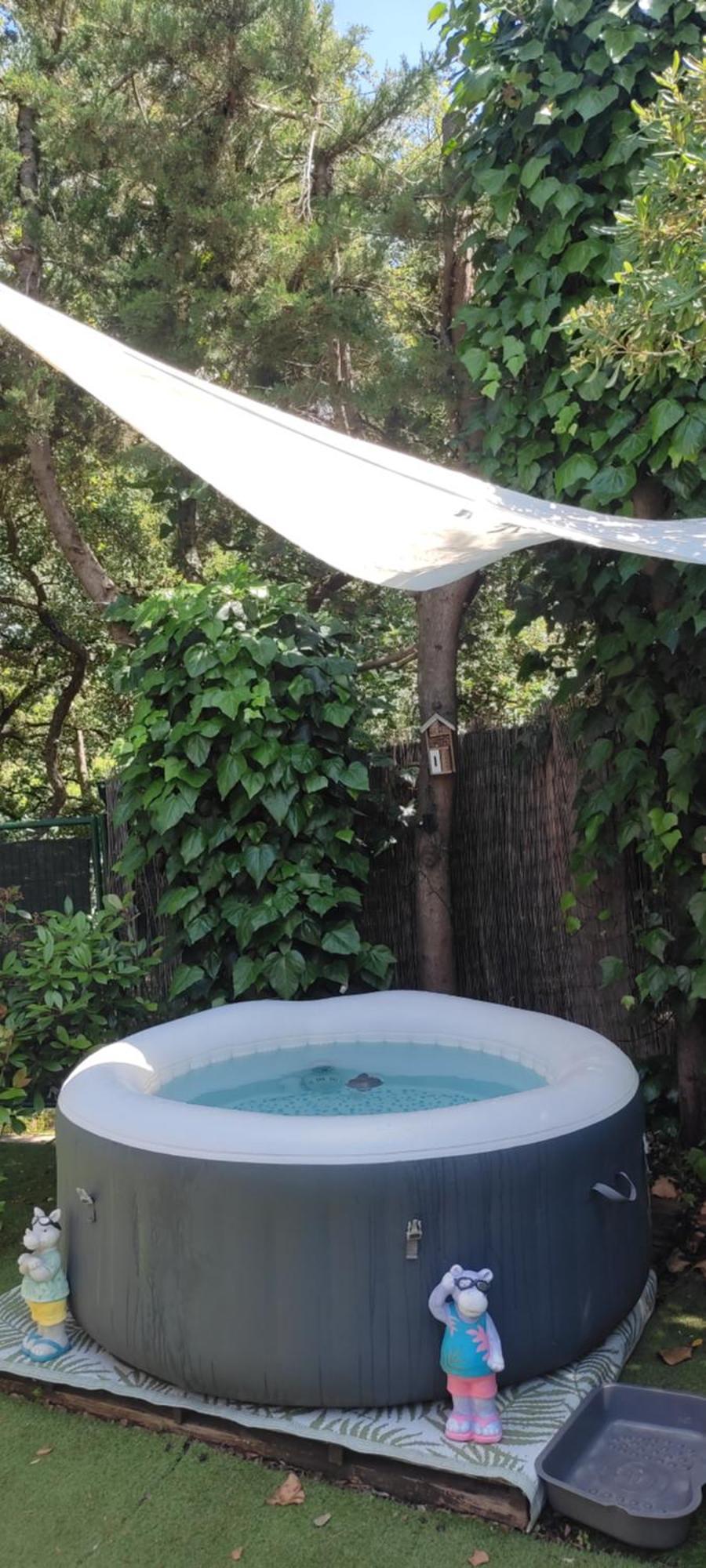 Joli Indépendant En Bois Avec Jacuzzi Prive Fréjus